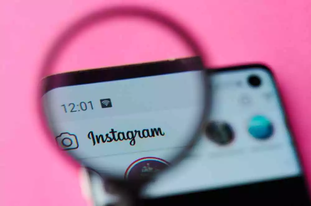 download Instagram stories anonymously